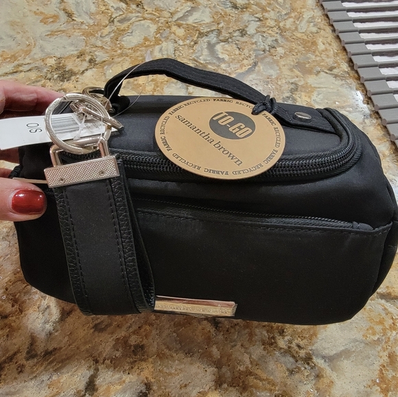 samantha brown Handbags - Samantha Brown NWT Travel Bag